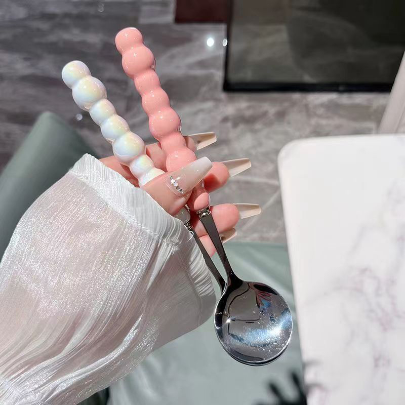 Cuchara con mango de perla de  - Kitchen Gadgets For Seniors reseña y precio