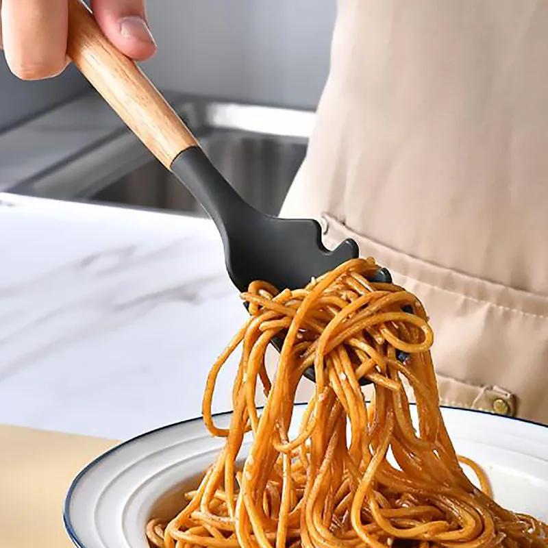 Juego de utensilios de silicon - Kitchen Gadgets Under $10 reseña y precio
